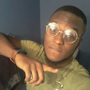 Meet your Posher, Devonte